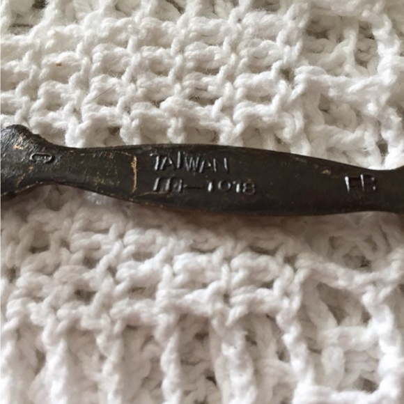 Eighteen Drawer Handles Gold Tone With Black Accents - Picture 2 of 4